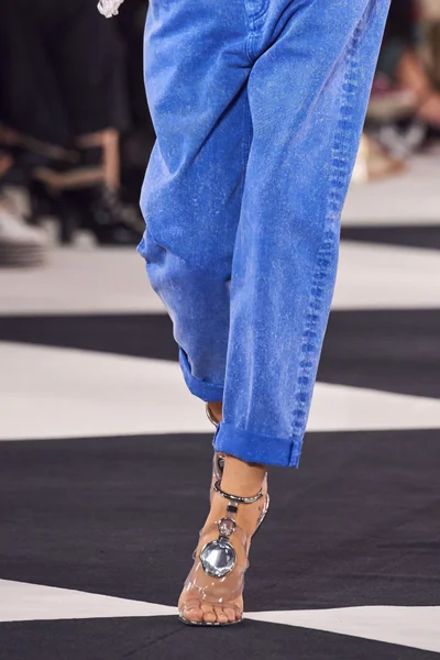 Look 210